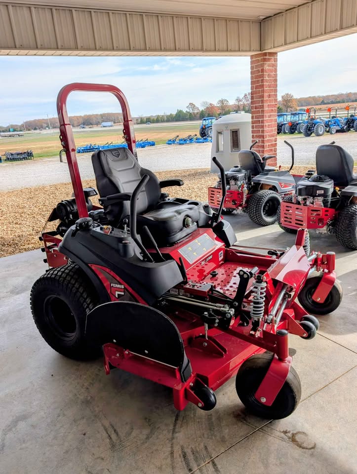 FERRIS ISX3300, 38.5HP KAWASAKI, EFI, 72