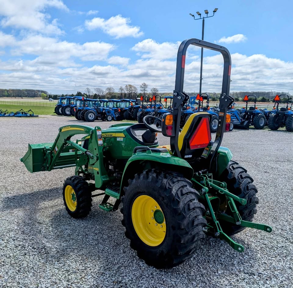 USED JOHN DEERE 3039R W/ 48 HOURS