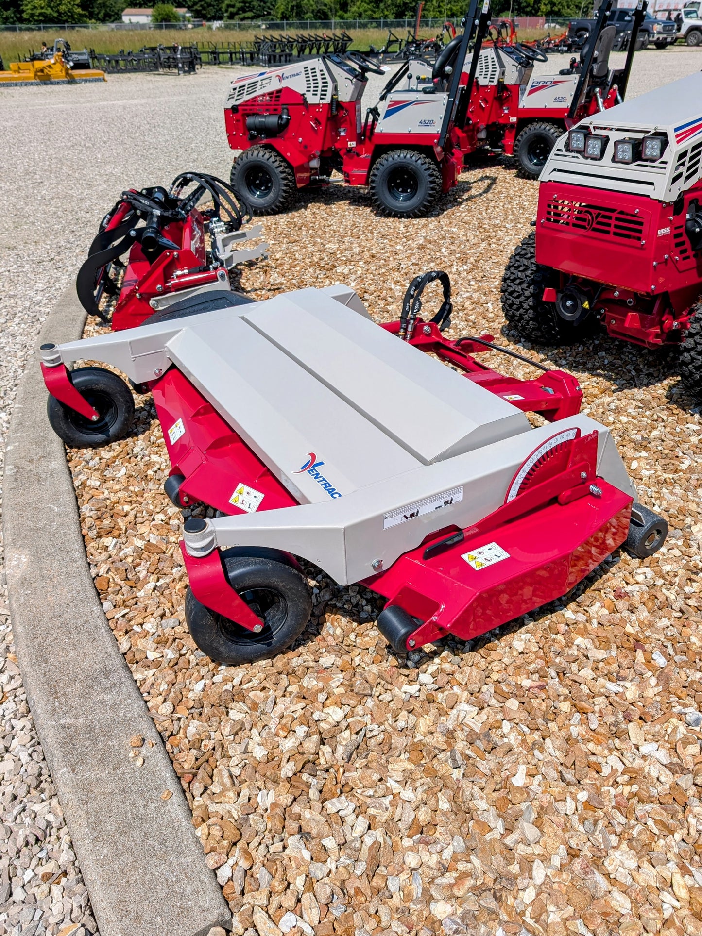 VENTRAC MS720 FINISH MOWER - 39.55111_D