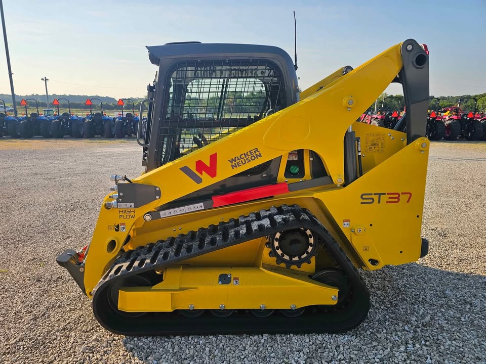 Wacker Neuson ST37 Premium Cab Track Loader - ST37 Premium Cab