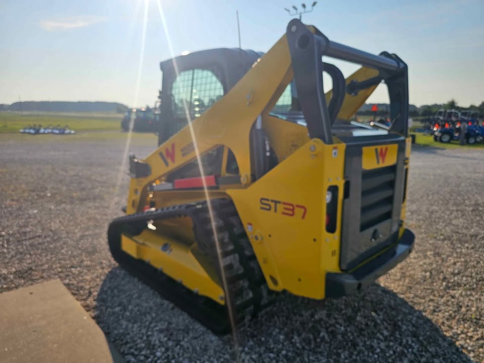 Wacker Neuson ST37 Premium Cab Track Loader - ST37 Premium Cab