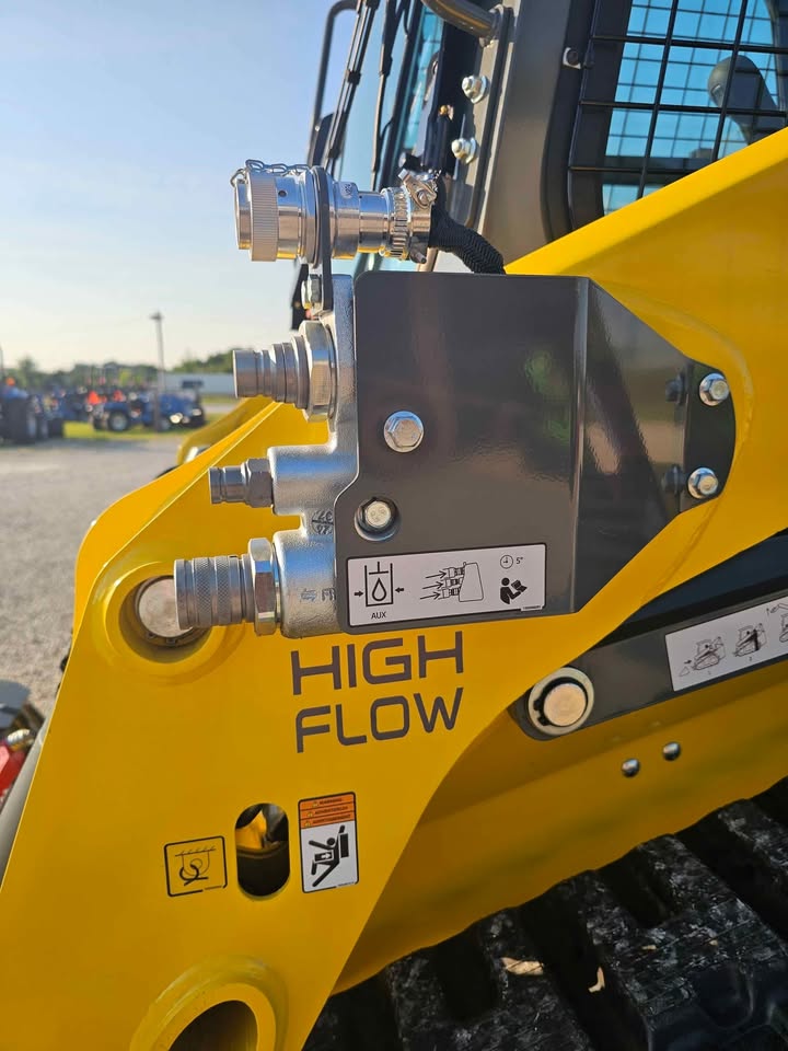 Wacker Neuson ST37 Premium Cab Track Loader - ST37 Premium Cab