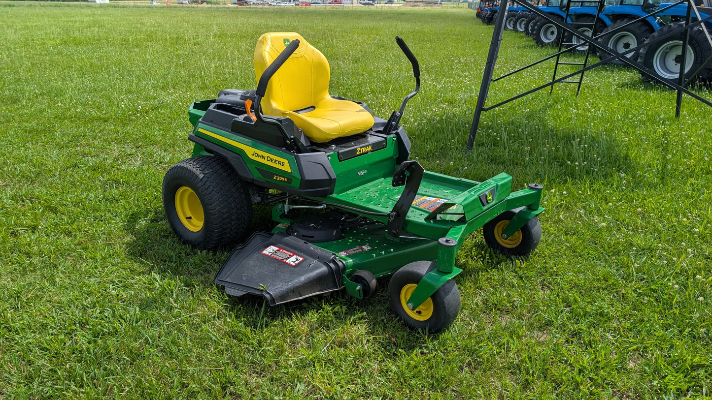 (USED) 2024 JOHN DEERE Z325E 48" Deck 24HP Briggs