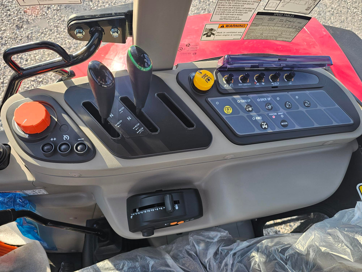 TYM T5075PSC CAB TRACTOR - 74HP, POWER SHUTTLE