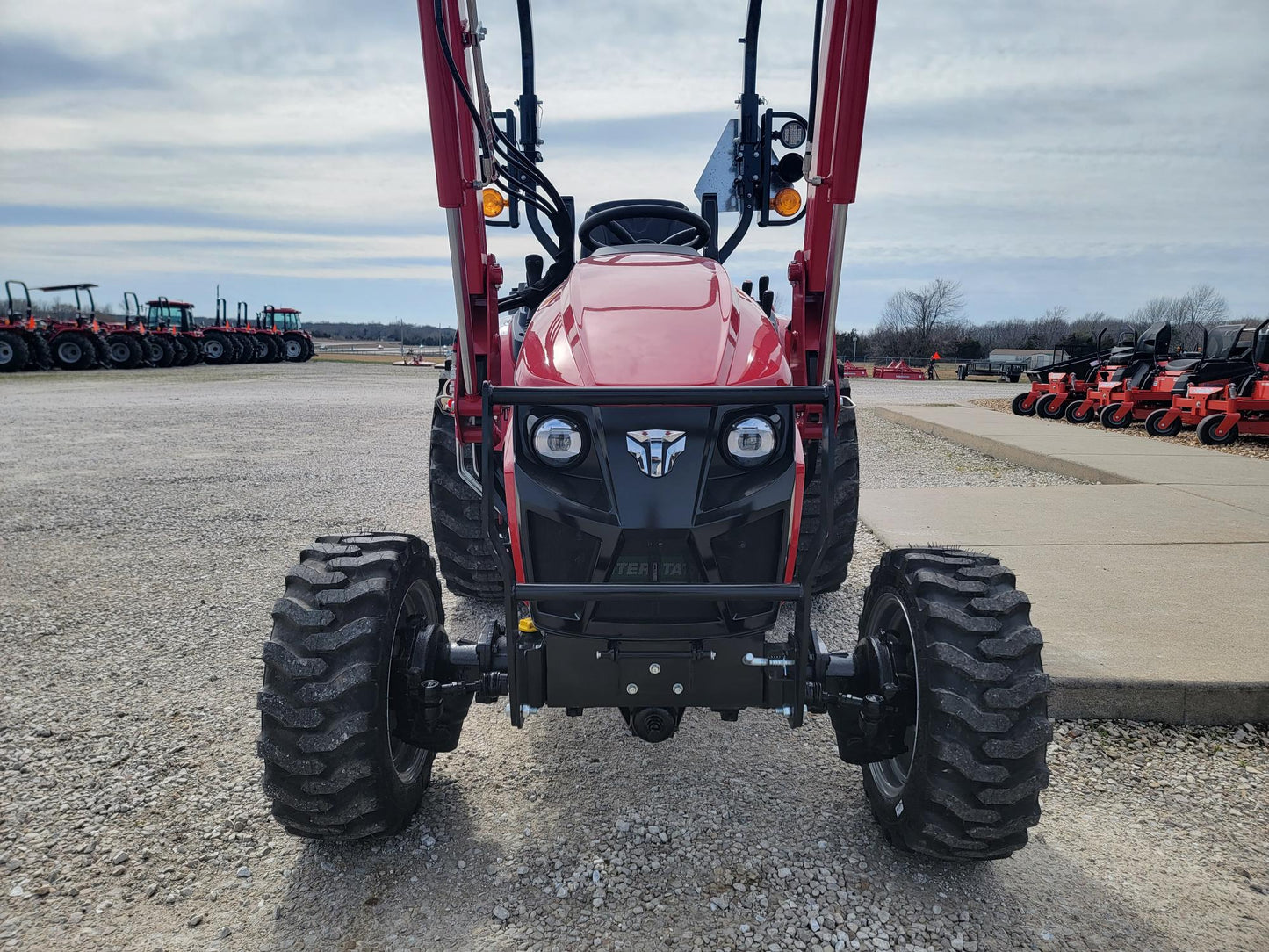 TYM T25 TRACTOR - 24.7HP, HST
