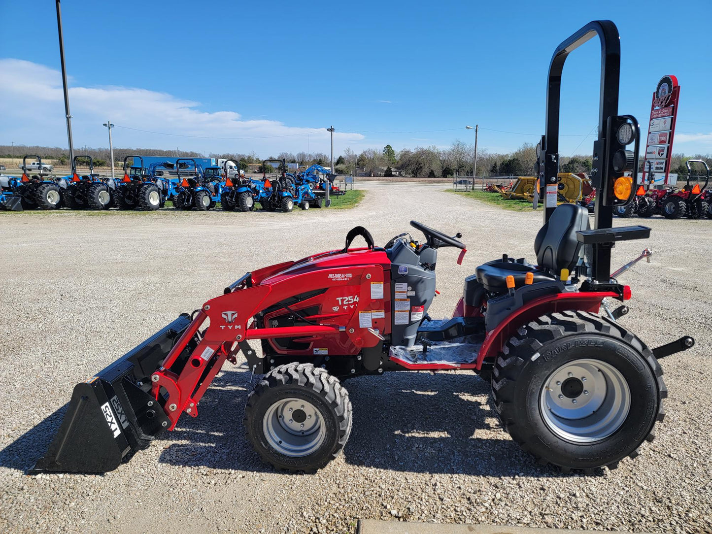 TYM T254 TRACTOR - 23.9HP, HST