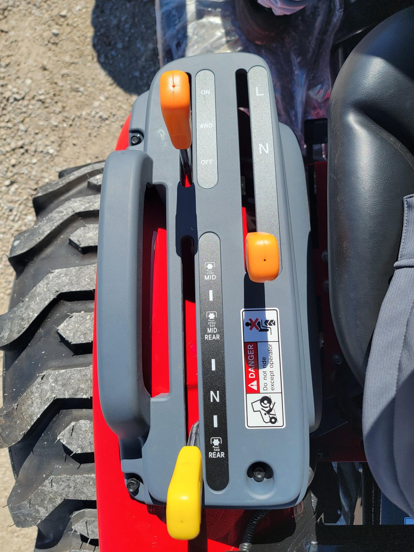TYM T254 TRACTOR - 23.9HP, HST