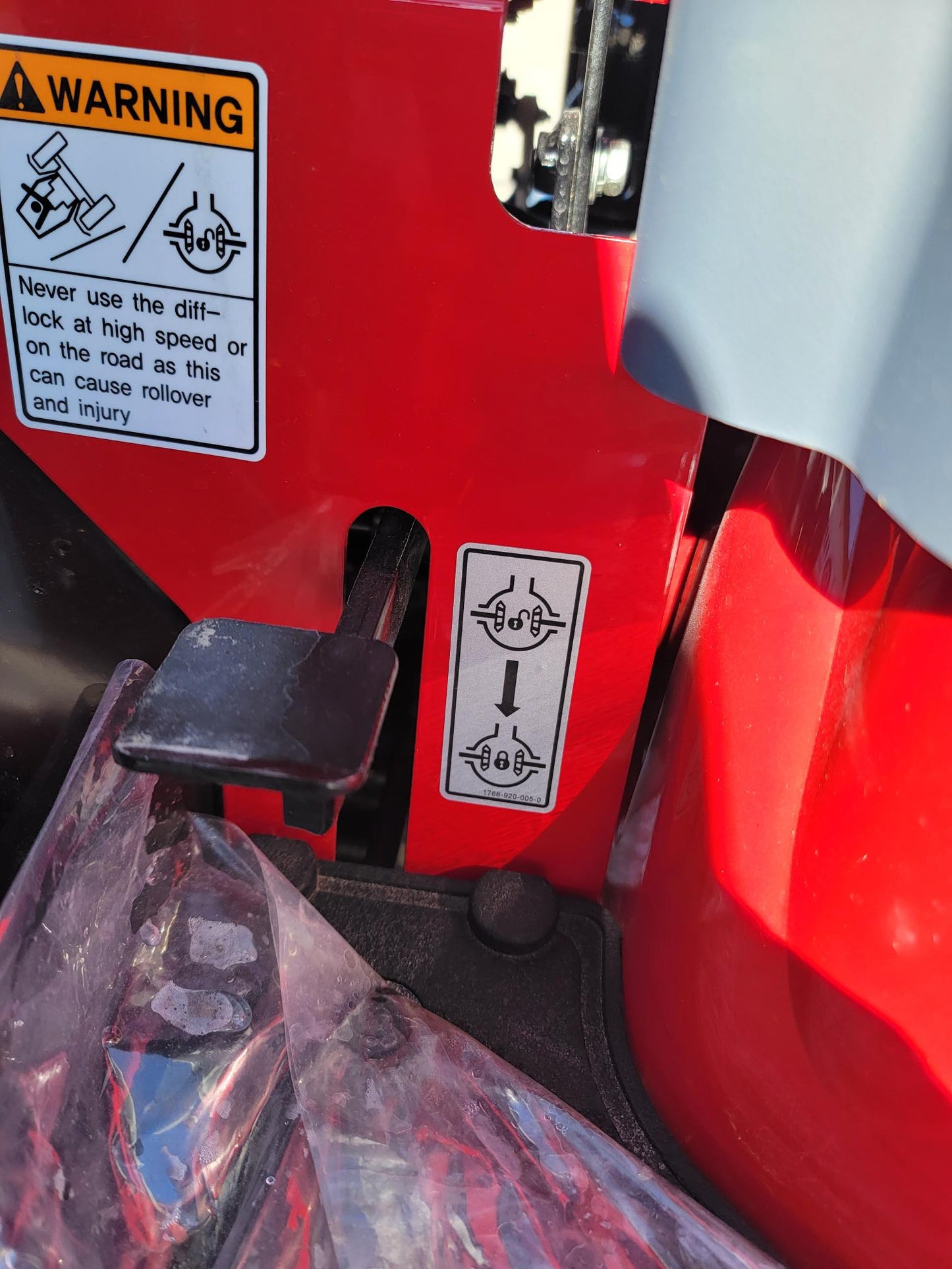 TYM T254 TRACTOR - 23.9HP, HST