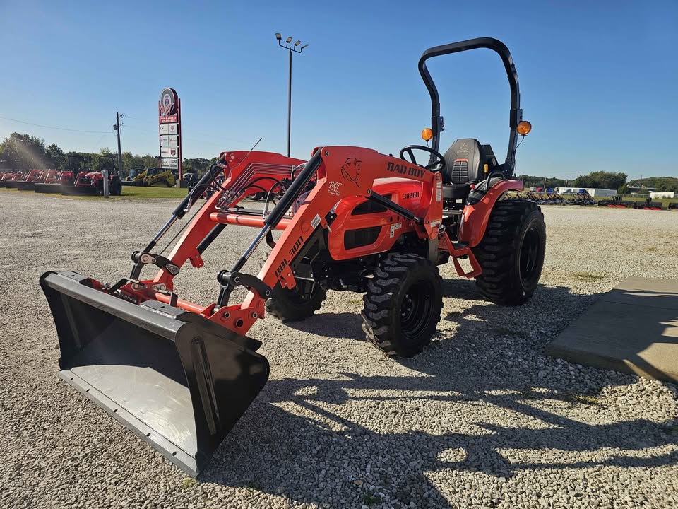 BAD BOY 3026H, 26HP, HYDRO 4WD, DIESEL TRACTOR