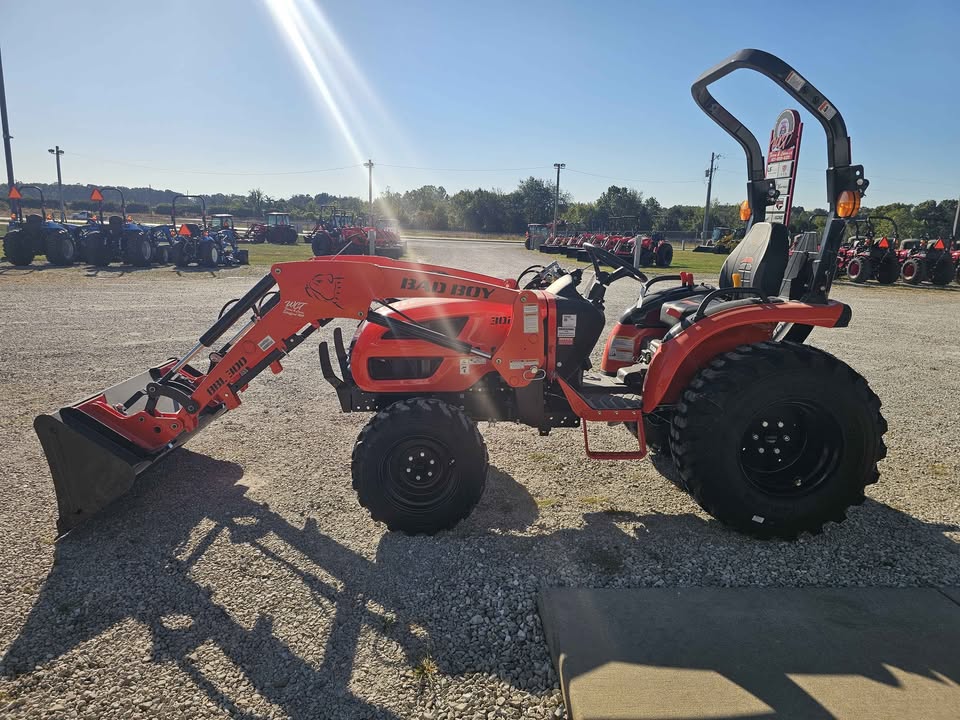 BAD BOY 3026H, 26HP, HYDRO 4WD, DIESEL TRACTOR