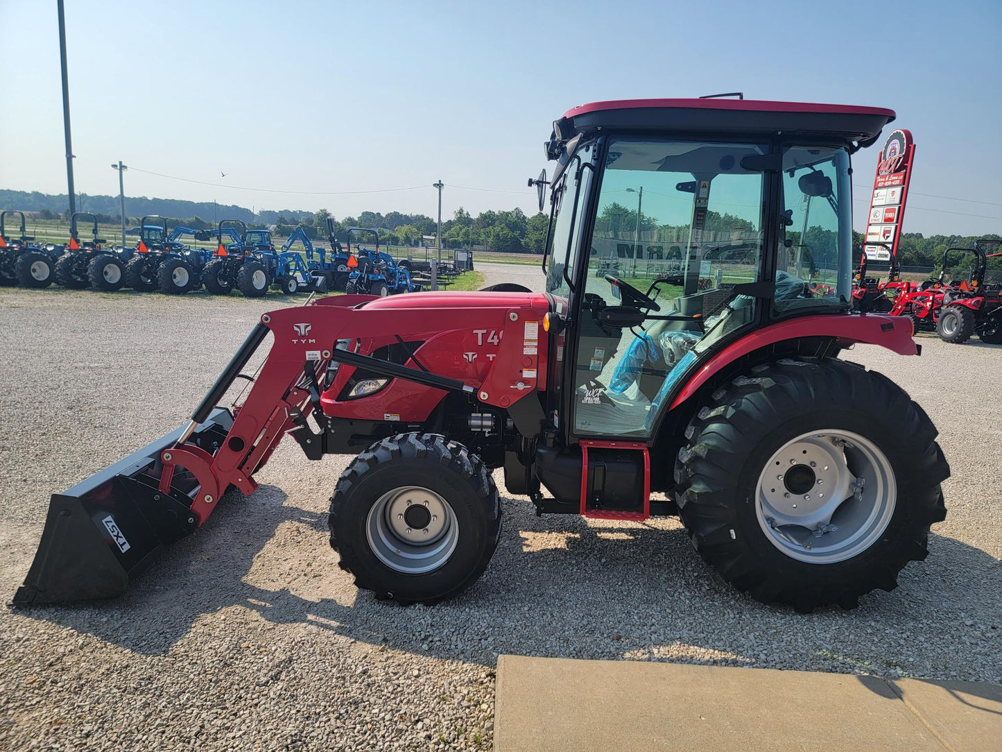 TYM T494C CAB TRACTOR - 48.3HP, HST