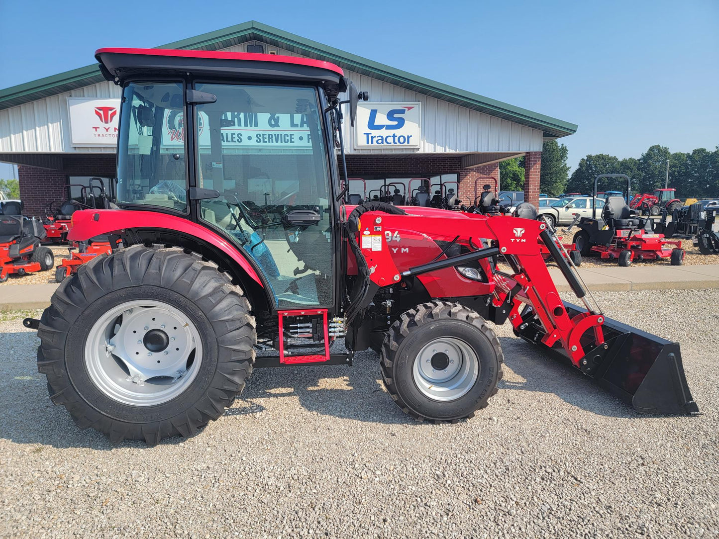 TYM T494C CAB TRACTOR - 48.3HP, HST