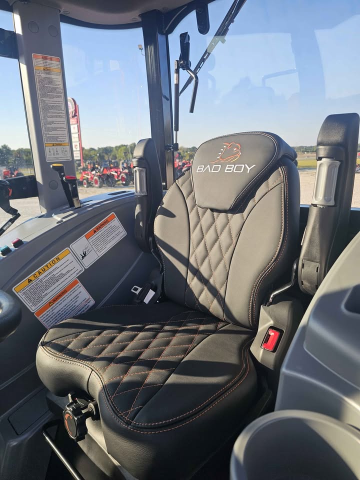 BAD BOY 5055CH, CAB, 55HP HST, 4WD, DIESEL TRACTOR