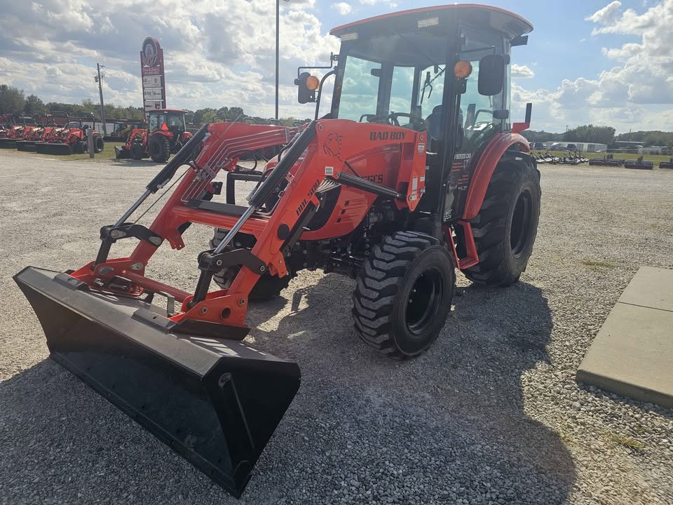 BAD BOY 5055CS, CAB, 55HP SHUTTLE, 4WD, DIESEL TRACTOR
