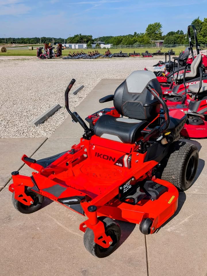 USED - 2023 ARIENS IKON 48"DECK 11 HRS