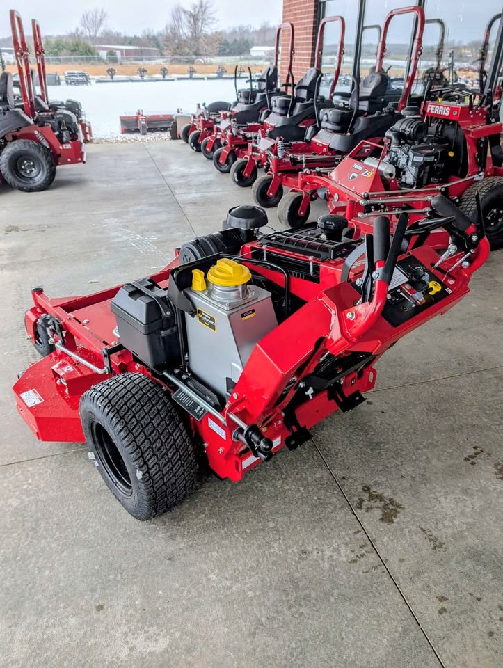 FERRIS FW45, 28HP VANGUARD, EFI, OGS, 52" - 5901893
