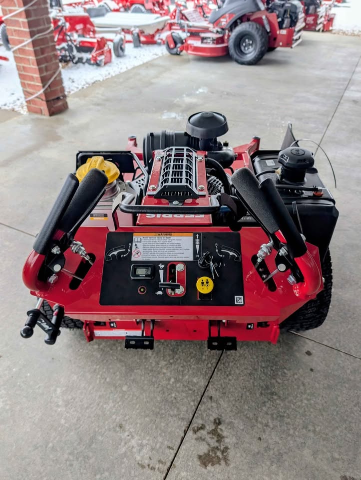 FERRIS FW45, 28HP VANGUARD, EFI, OGS, 52" - 5901893