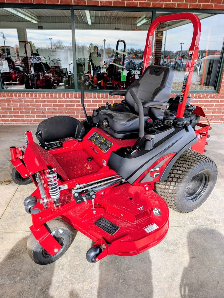 FERRIS ISX3300, 38.5HP KAWASAKI, EFI, 72