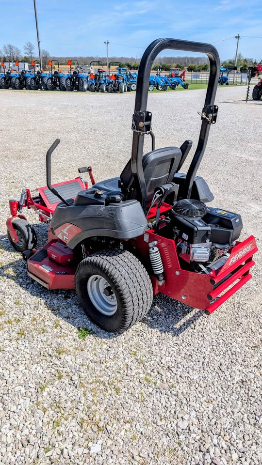 (USED) IS700, 27HP BRIGGS (NEW ENGINE),  52" DECK, 418 HRS