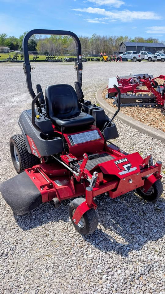 (USED) IS700, 27HP BRIGGS (NEW ENGINE),  52" DECK, 418 HRS