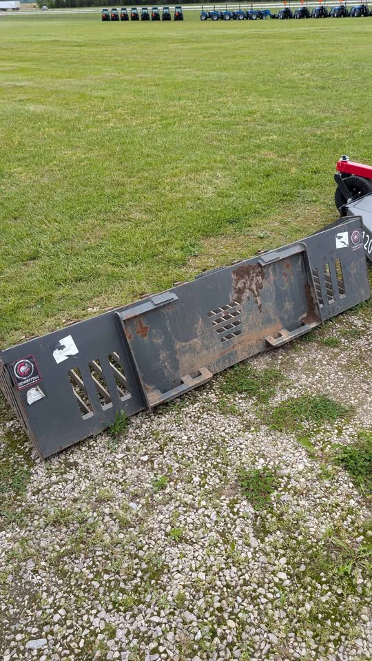(CONSIGNMENT) SPARTAN 84" ROCK BUCKET - CONSE_ROCK BUCKET