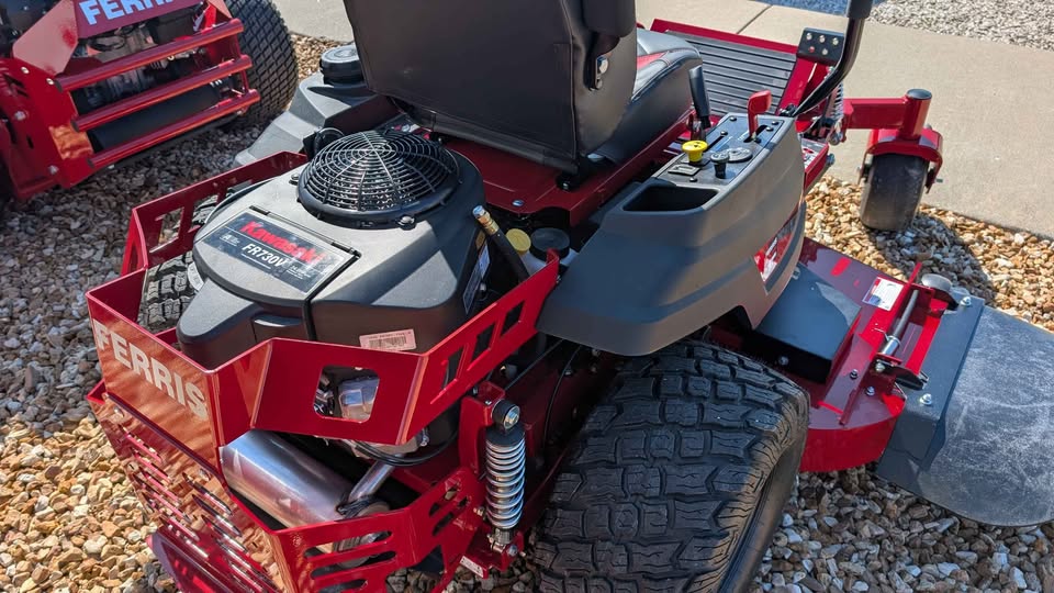 FERRIS 500S, 24HP KAWASAKI, 61" DECK - 5902056