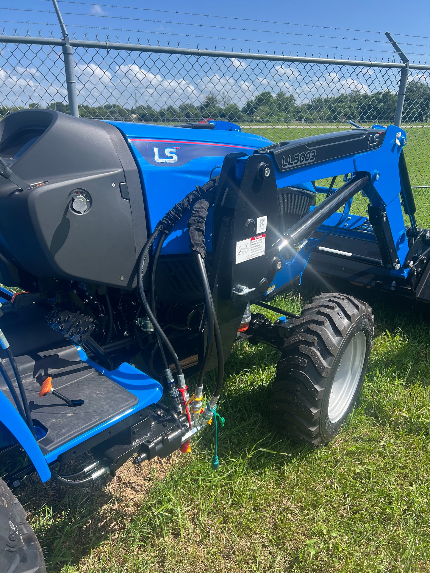 LS TRACTOR MT242E – 42.5HP, GEAR