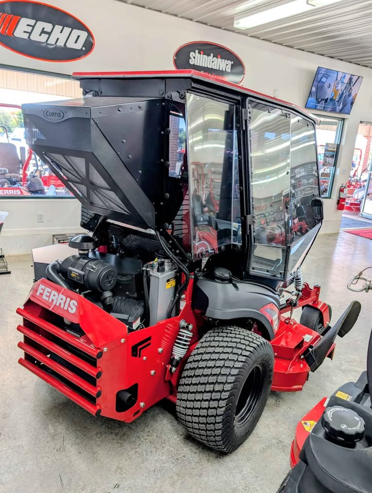 USED FERRIS ISX3300,31 HOURS, CURTIS CAB, 40HP - CONFER_ISX3300