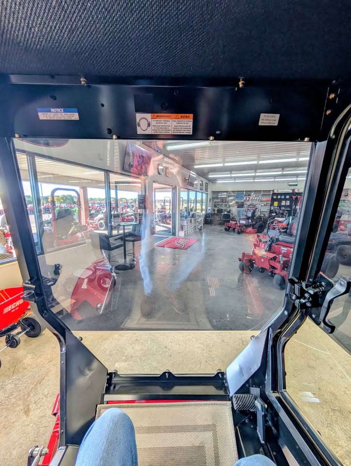 USED FERRIS ISX3300,31 HOURS, CURTIS CAB, 40HP - CONFER_ISX3300