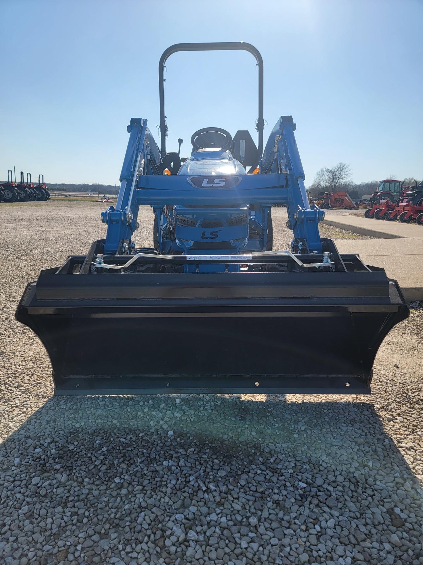 LS TRACTOR USA MT122H PLUS 0% X 120 MONTHS!