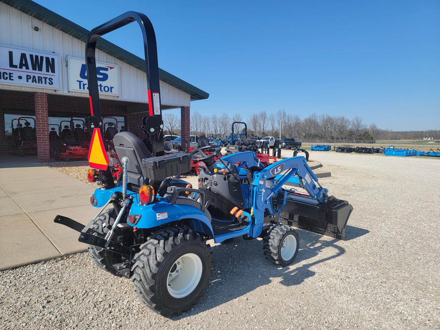 LS TRACTOR USA MT122H PLUS 0% X 120 MONTHS!