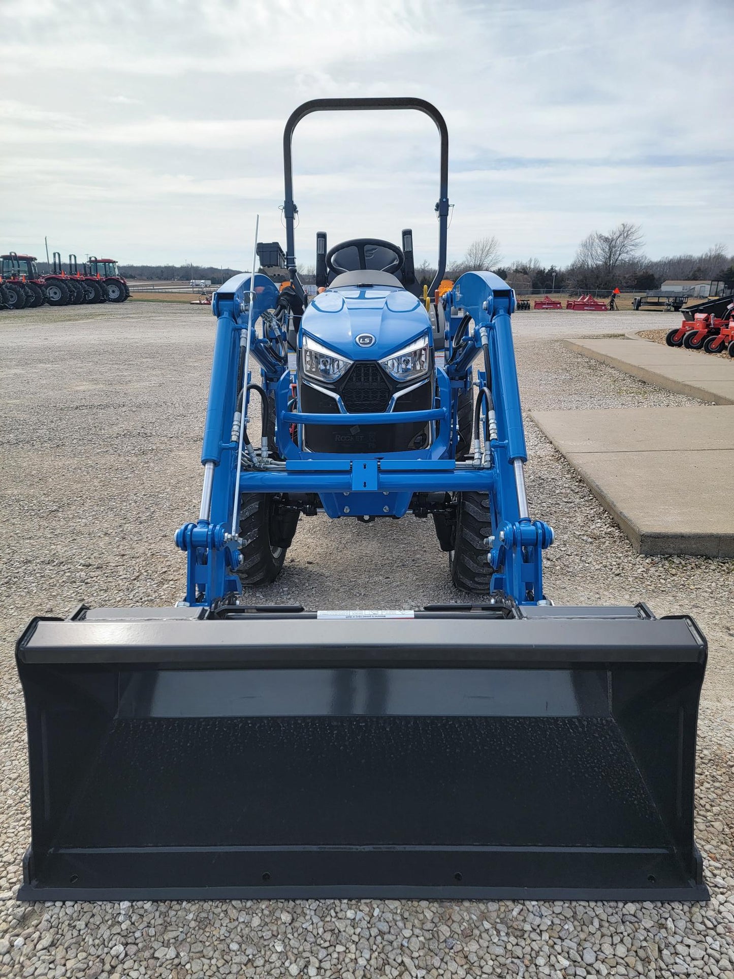 LS TRACTOR USA MT225S HST