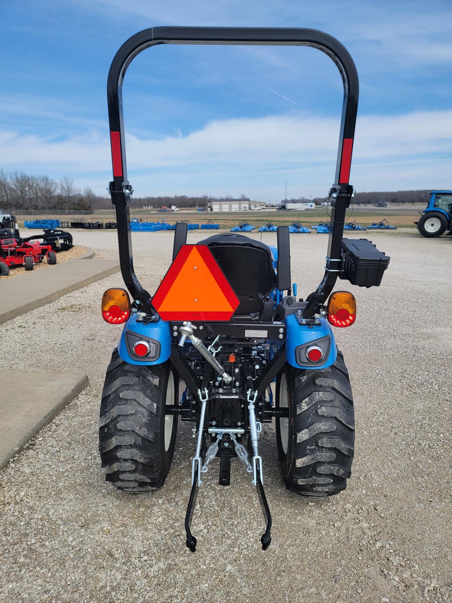 LS TRACTOR USA MT225S HST