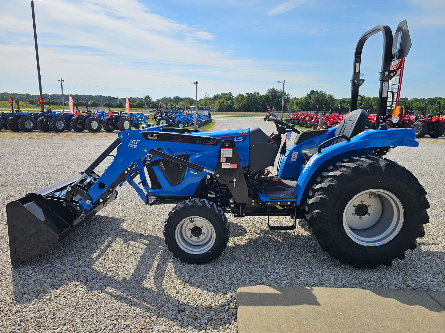LS TRACTOR MT226HE – 24.6HP HST