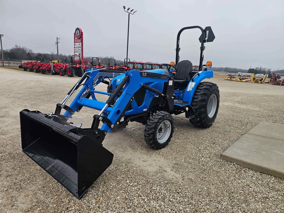 LS MT242E, 42.5HP, GEAR, 4WD DIESEL TRACTOR