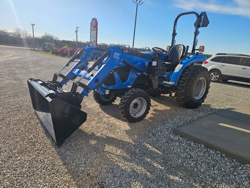 LS TRACTOR USA MT232H, 31.7hp