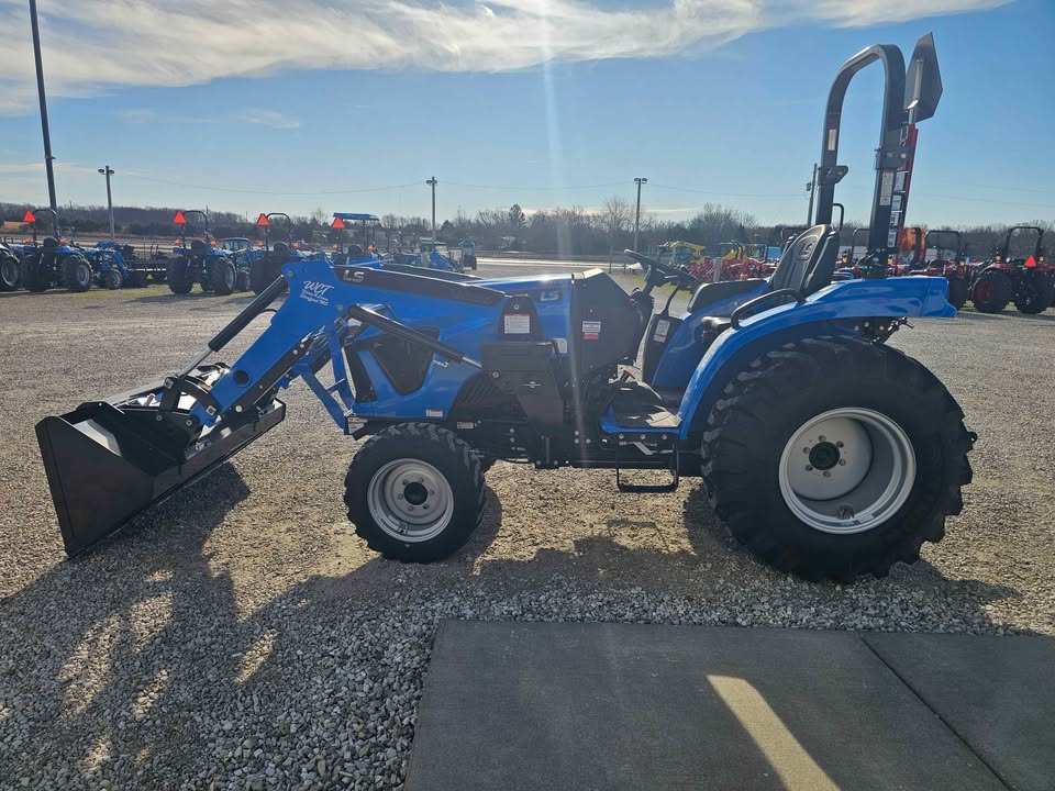 LS TRACTOR USA MT232H, 31.7hp