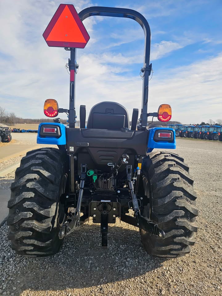 LS TRACTOR USA MT232H, 31.7hp