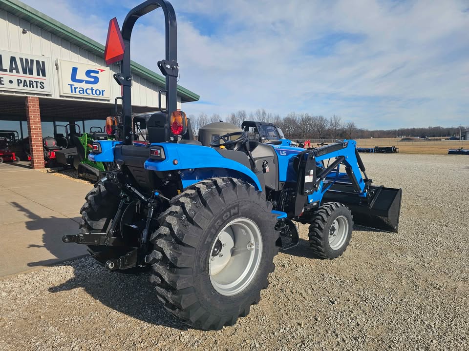 LS TRACTOR USA MT232H, 31.7hp