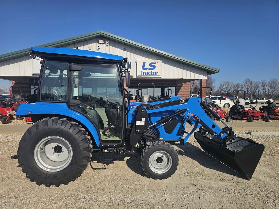 MT232HC, CAB, 32HP, HYDRO, 4WD, DIESEL TRACTOR