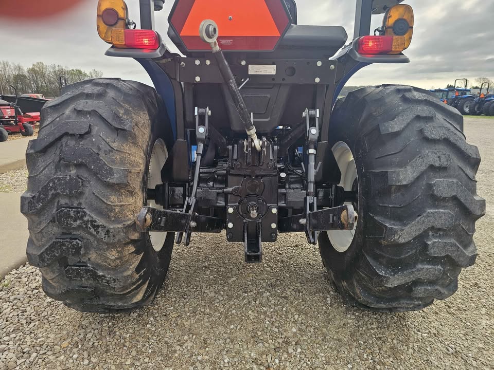 LS TRACTOR USA USED-MT240E