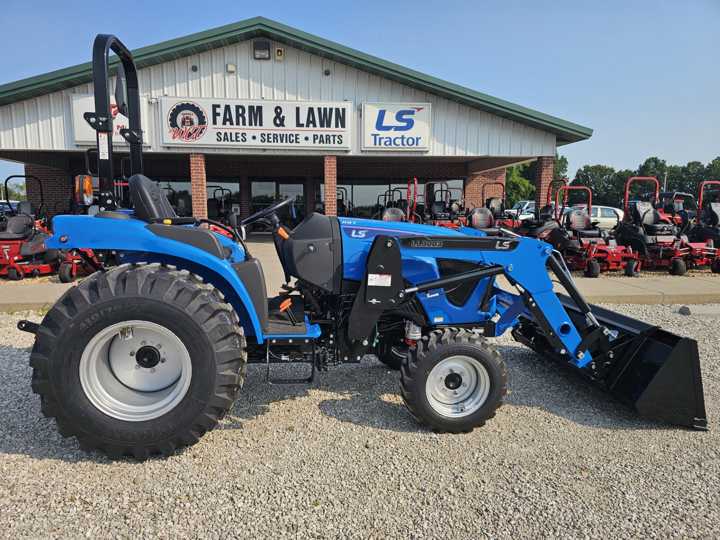 LS TRACTOR USA MT242H, 42HP