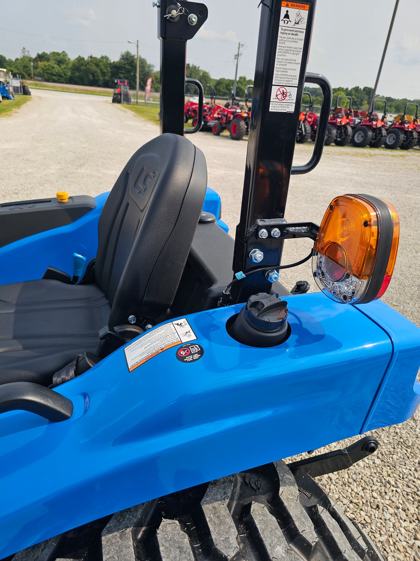 LS TRACTOR MT242HE – 42.5HP, HST