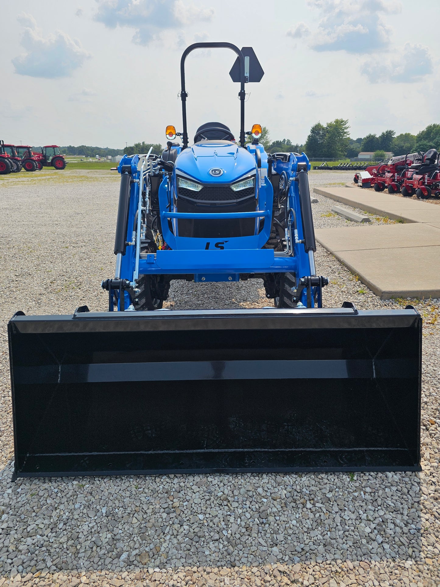 LS MT242HE, 42.5HP, HST, 4WD DIESEL TRACTOR