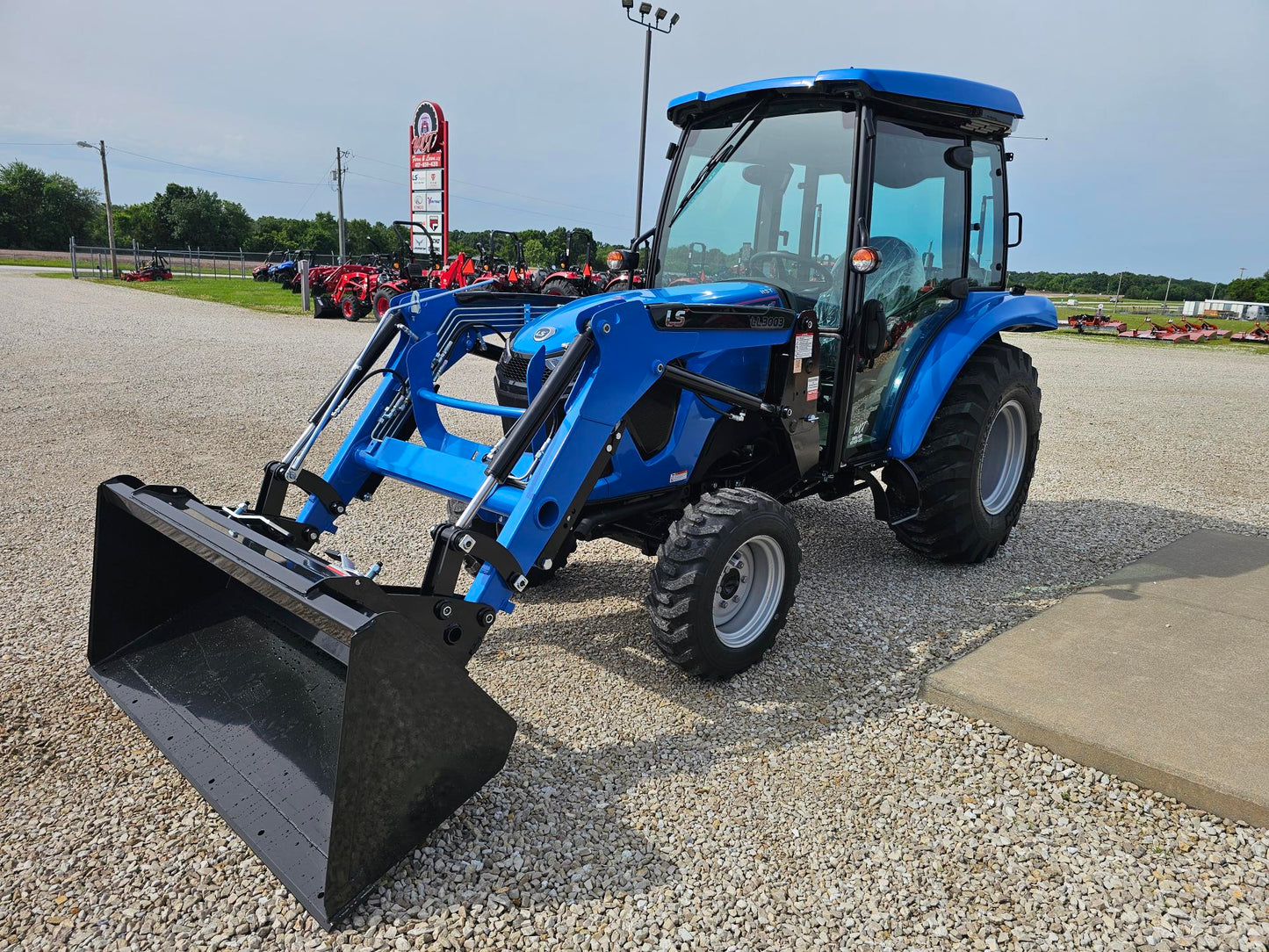 LS MT242HC, 42.5HP, CAB, HST, 4WD DIESEL TRACTOR