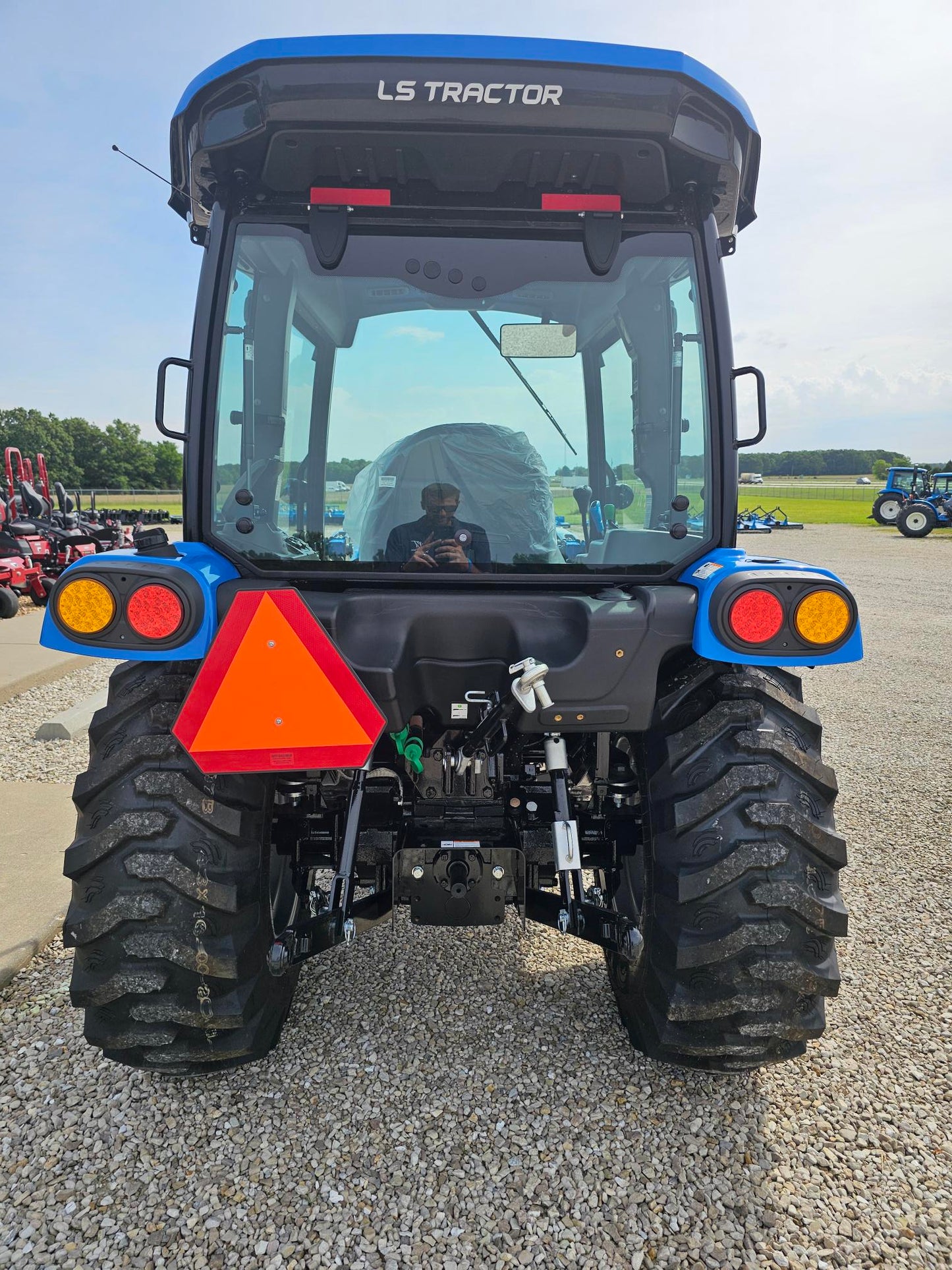 LS TRACTOR USA MT242HEC PLUS 0% X 96 MONTHS!