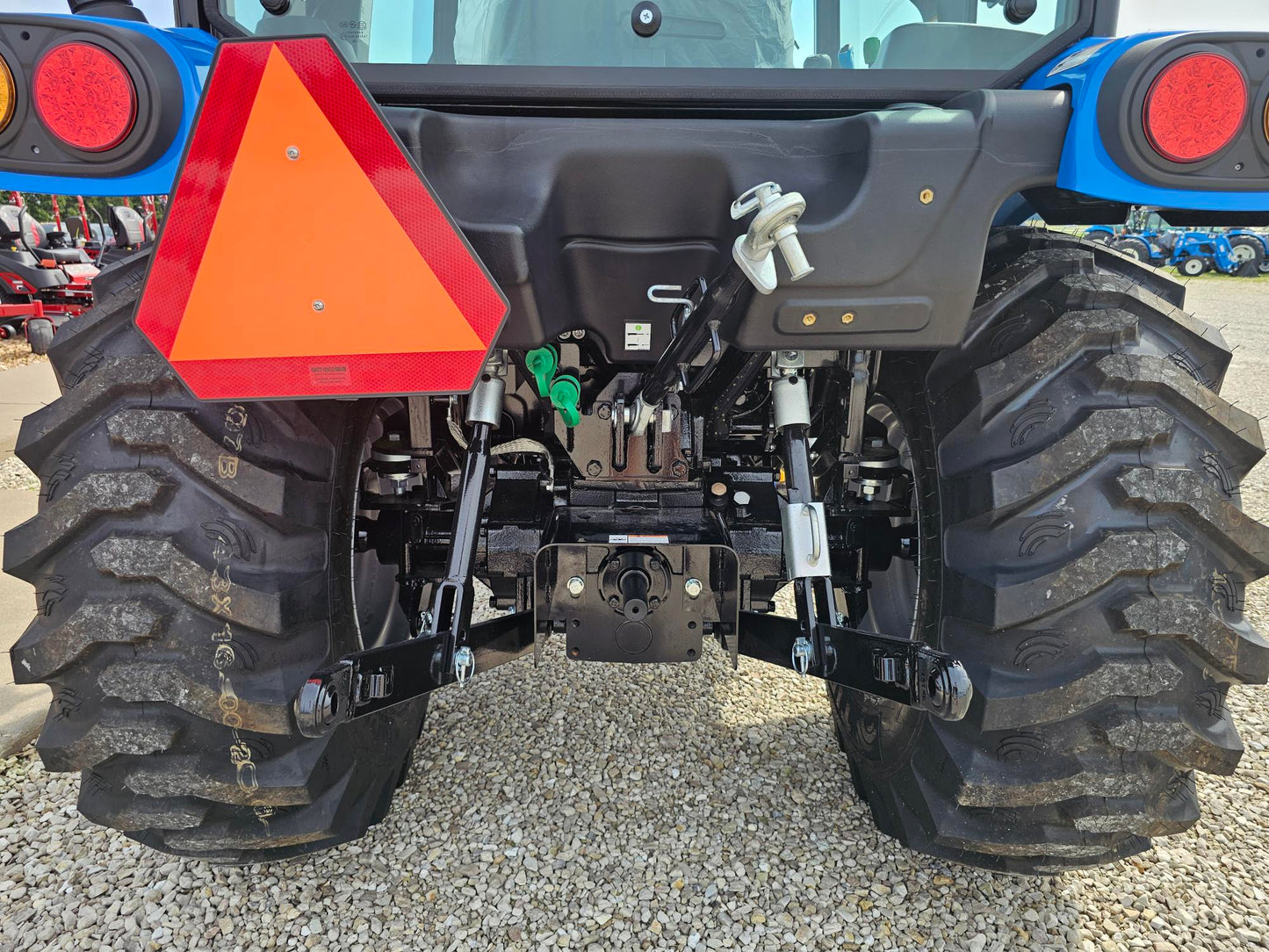 LS TRACTOR USA MT242HEC PLUS 0% X 96 MONTHS!