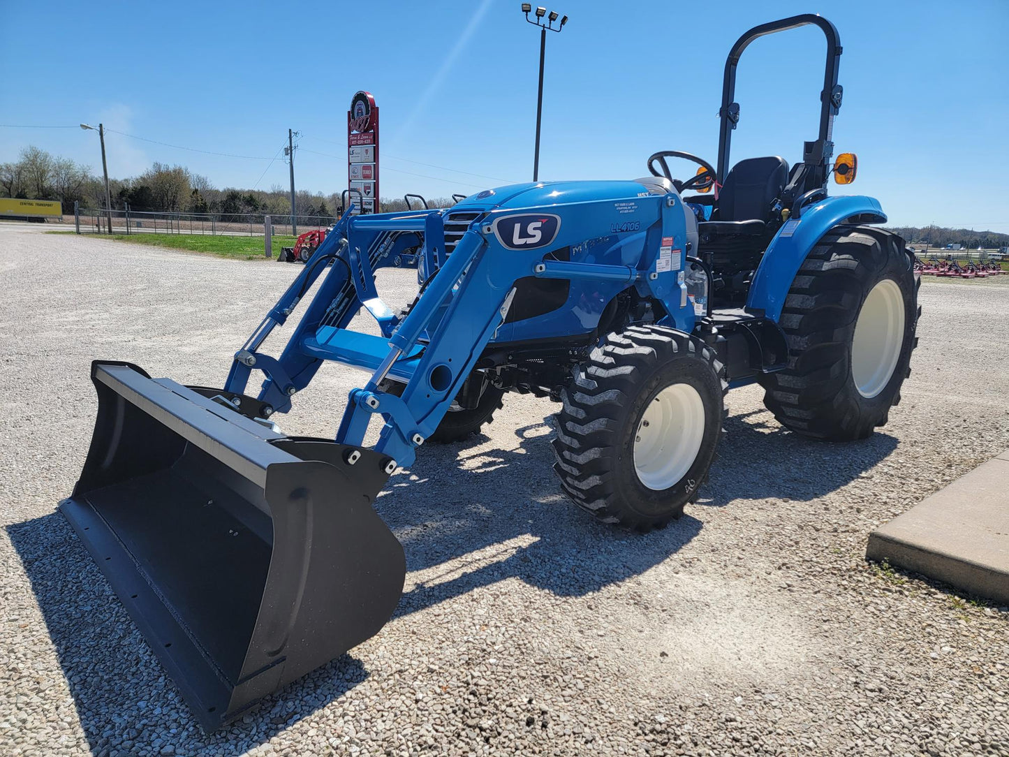 LS TRACTOR USA MT352H