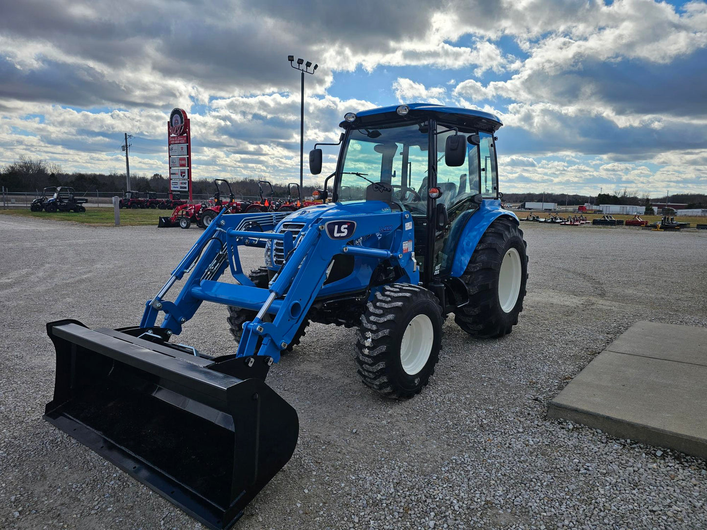 LS TRACTOR MT357HC CAB - 57HP, HYDRO