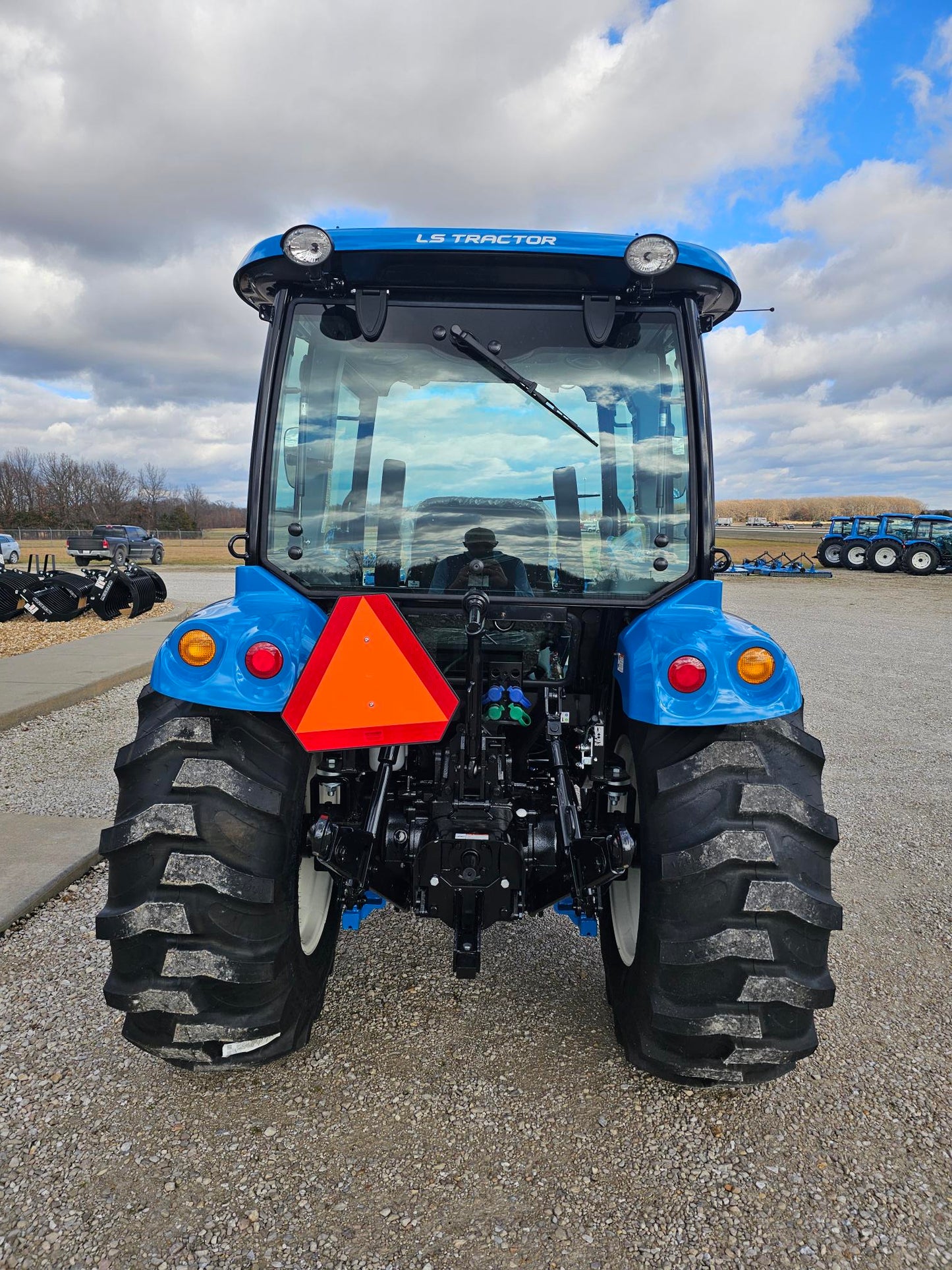 LS TRACTOR MT357HC CAB - 57HP, HYDRO